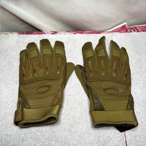 Oakley tactical gloves medium size